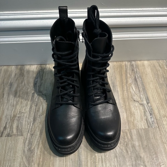 Steve Madden Jamisyn Combat Boot - Picture 16 of 16